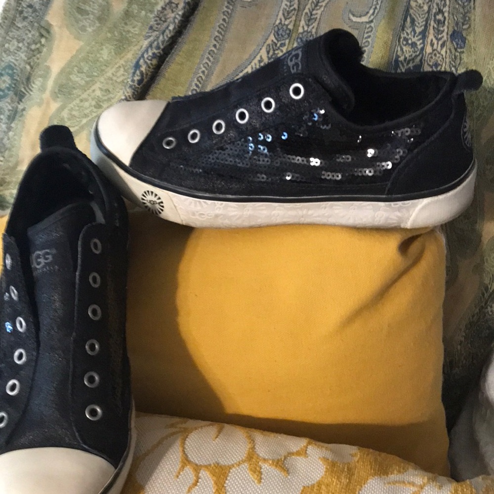 Black Sequin Uggs 6.5